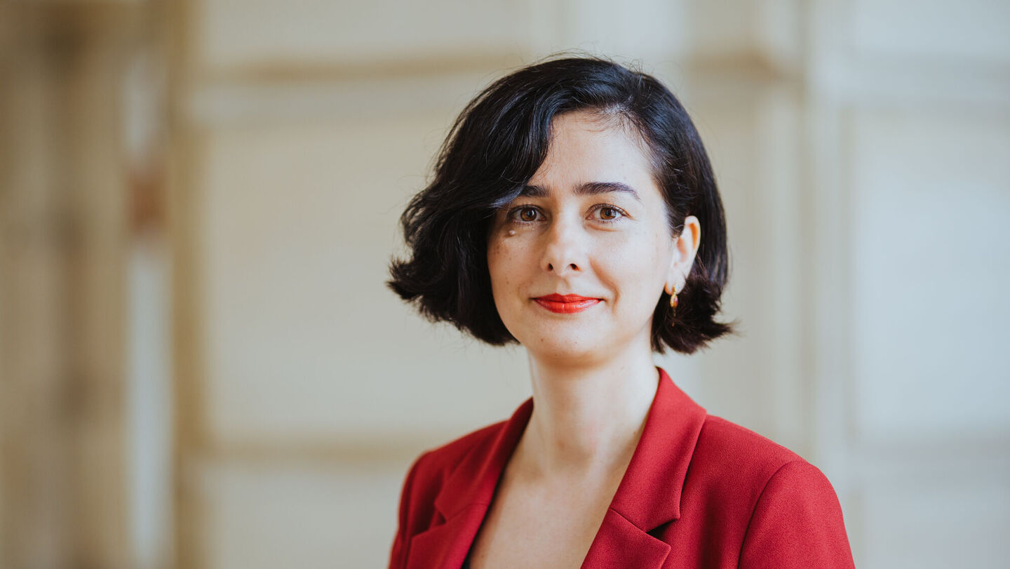Prof. Dr. Aysel Yollu-Tok, Professorin für VWL, insbesondere Sozial- und Wirtschaftspolitik