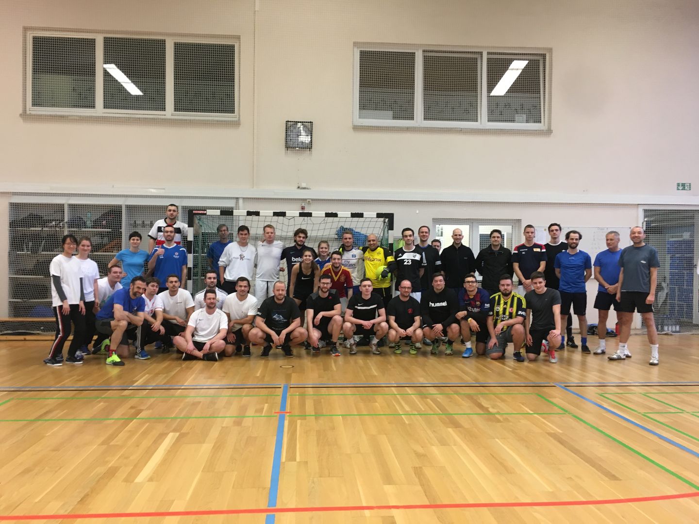 Winterfußballturnier des Fachbereichs Rechtspflege der HWR Berlin. 2019 ging der Pokal an die Konsularbeamtinnen und -beamten.