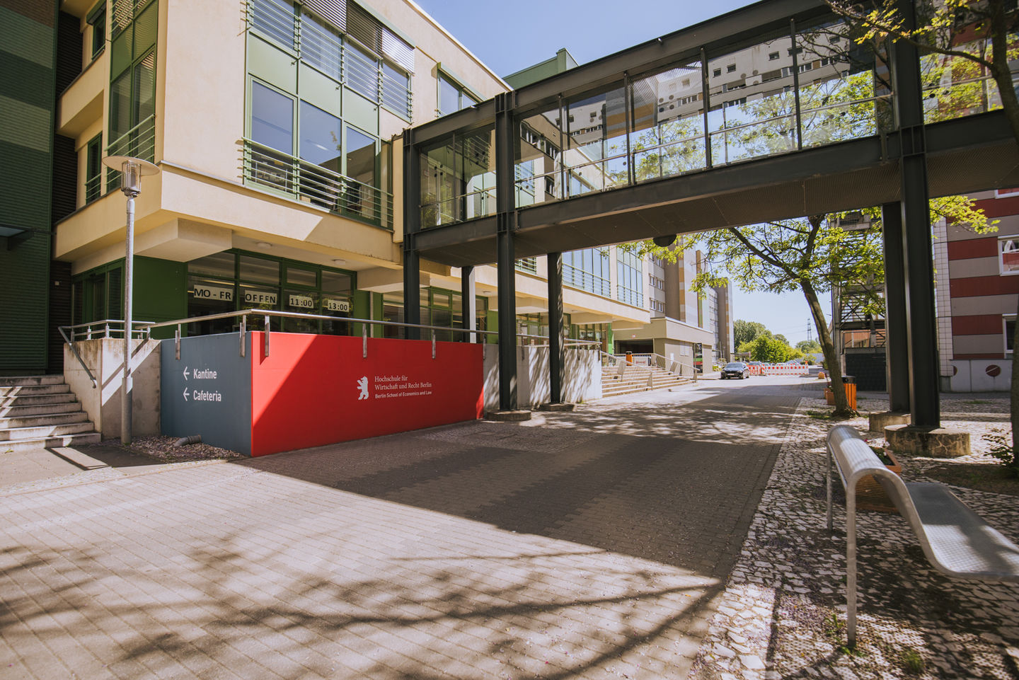 Studying at the Campus Lichtenberg of the HWR Berlin: Access to canteen and cafeteria, House 1. Photo: Oana Popa-Costea