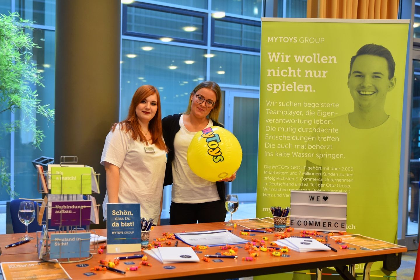 Zertifikat: Am 26. und 30. Oktober 2019 machten mehr als 100 Schülerinnen und Schüler an der HWR Berlin ihren Wirtschaftsführerschein.
