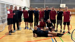 Studierende Mannschaft im Sporthalle