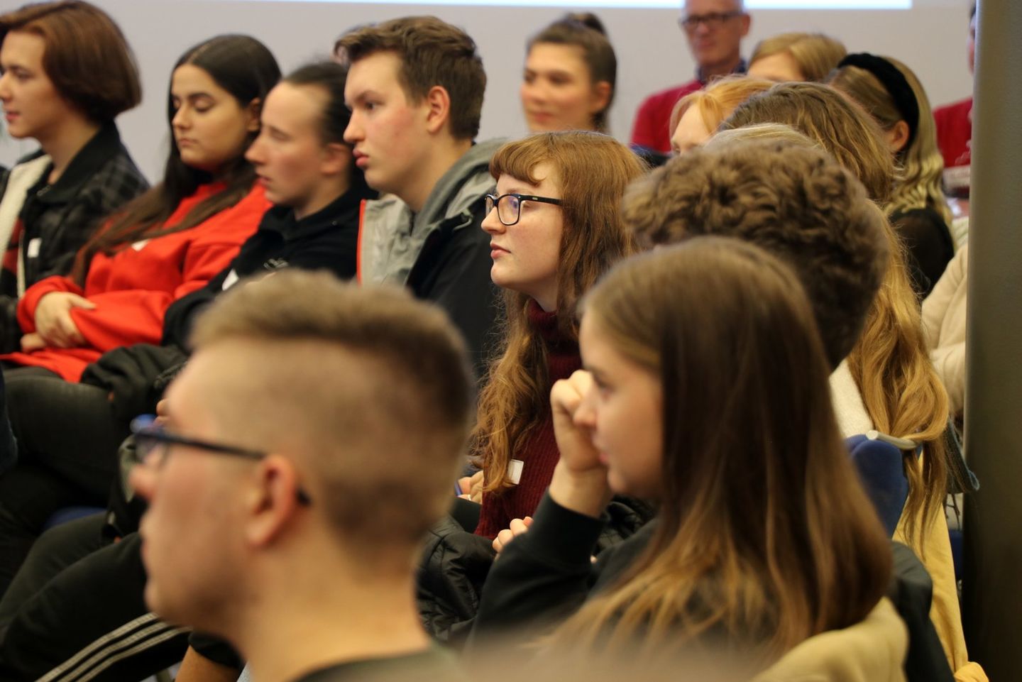 Zertifikat: Am 26. und 30. Oktober 2019 machten mehr als 100 Schülerinnen und Schüler an der HWR Berlin ihren Wirtschaftsführerschein.