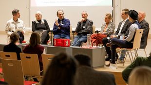 Teilnehmende der Podiumsdiskussion