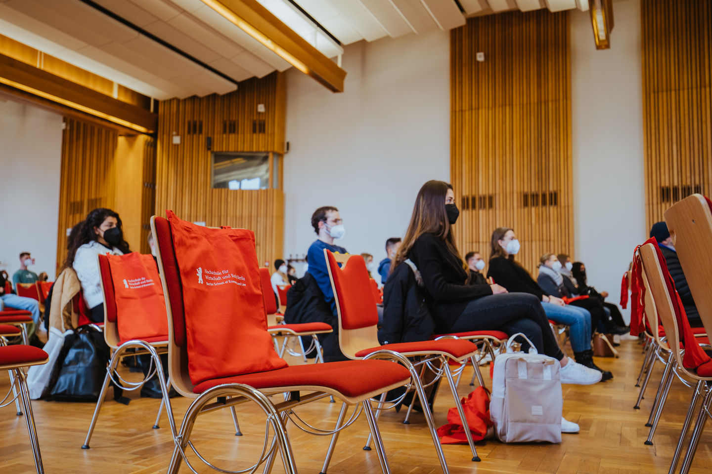 April 2022: Semester opening at the Audimax on the Lichtenberg campus of the HWR Berlin. Photo: Oana Popa-Costea April 2022: Semester opening at the Audimax on the Lichtenberg campus of the HWR Berlin. Photo: Oana Popa-Costea