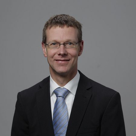 Prof. Dr.-Ing. Alexander Steinmann Prof. Dr.-Ing. Alexander Steinmann