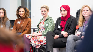 Studienteressierte Frauen beim Girls' Day 2019 an der HWR Berlin. Foto: Hartung