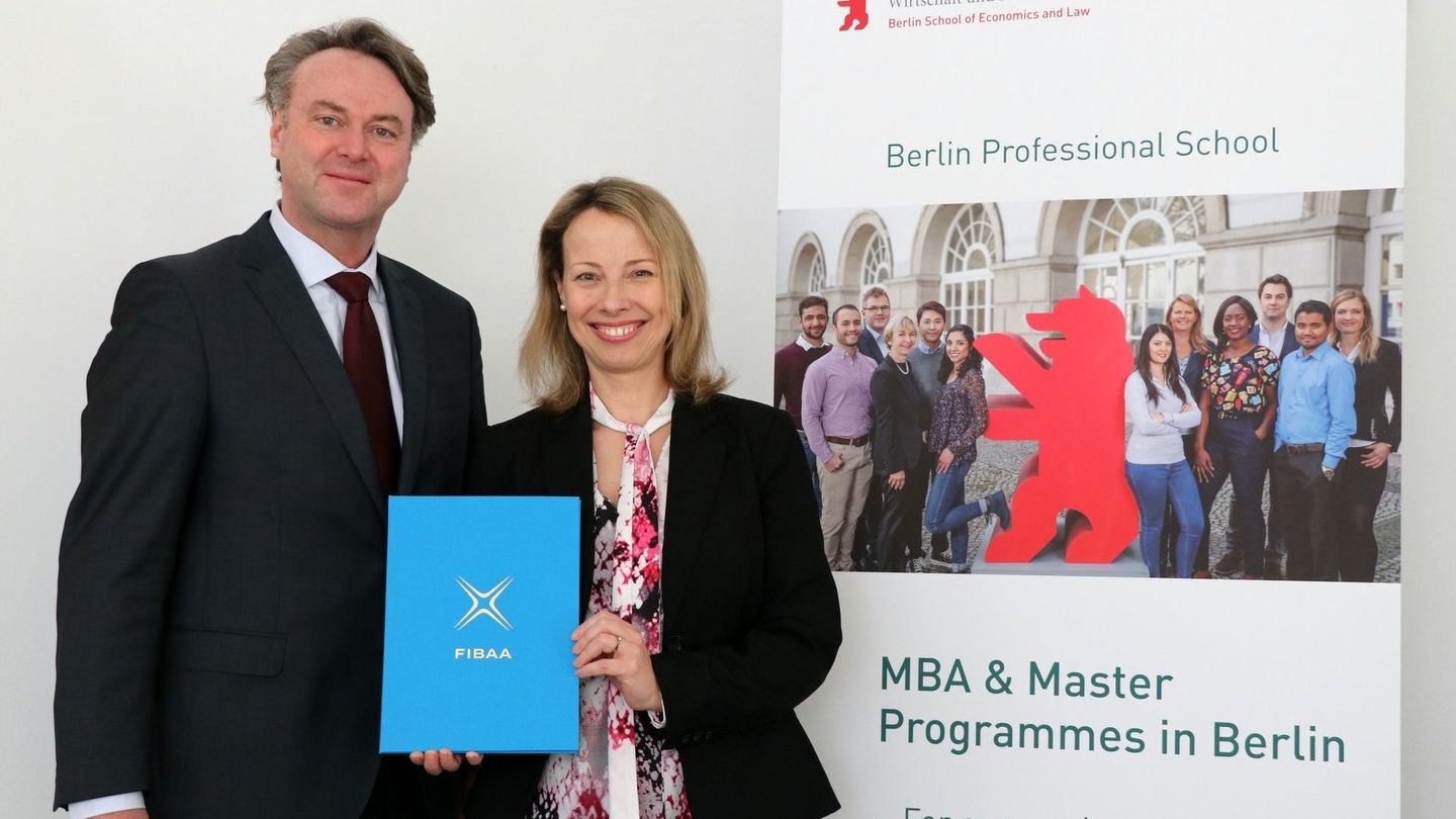 Die Verzahnung von akademischer Qualität und Praxis, Internationalität und der Career- und Alumni-Service des Berlin MBA übertreffen die Qualitätsanforderungen. Deshalb vergab die FIBAA das Premium-Siegel. Foto: Sylke Schumann, HWR Berlin