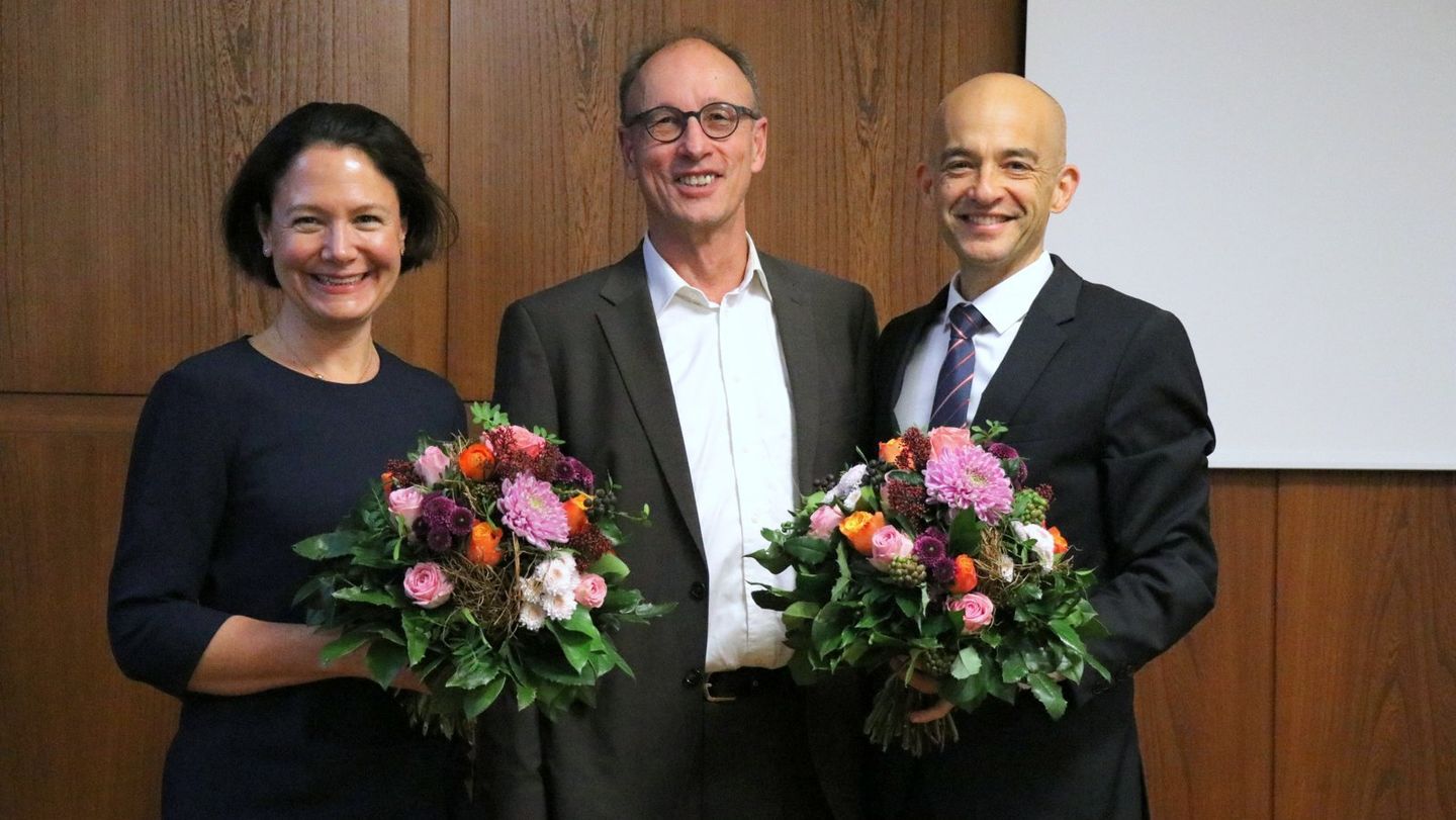 Prof. Dr. Andreas Zaby als Präsident der HWR Berlin mit großer Mehrheit wiedergewählt. Der Akademische Senat der Hochschule bestätigte am 26. November 2019 auch die Kanzlerin Dr. Sandra Westerburg im Amt. 