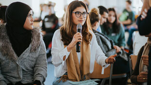 Zertifikat: Am 26. und 30. Oktober 20119 machten mehr als 100 Schülerinnen und Schüler an der HWR Berlin ihren Wirtschaftsführerschein. Foto: Oana Popa Costea