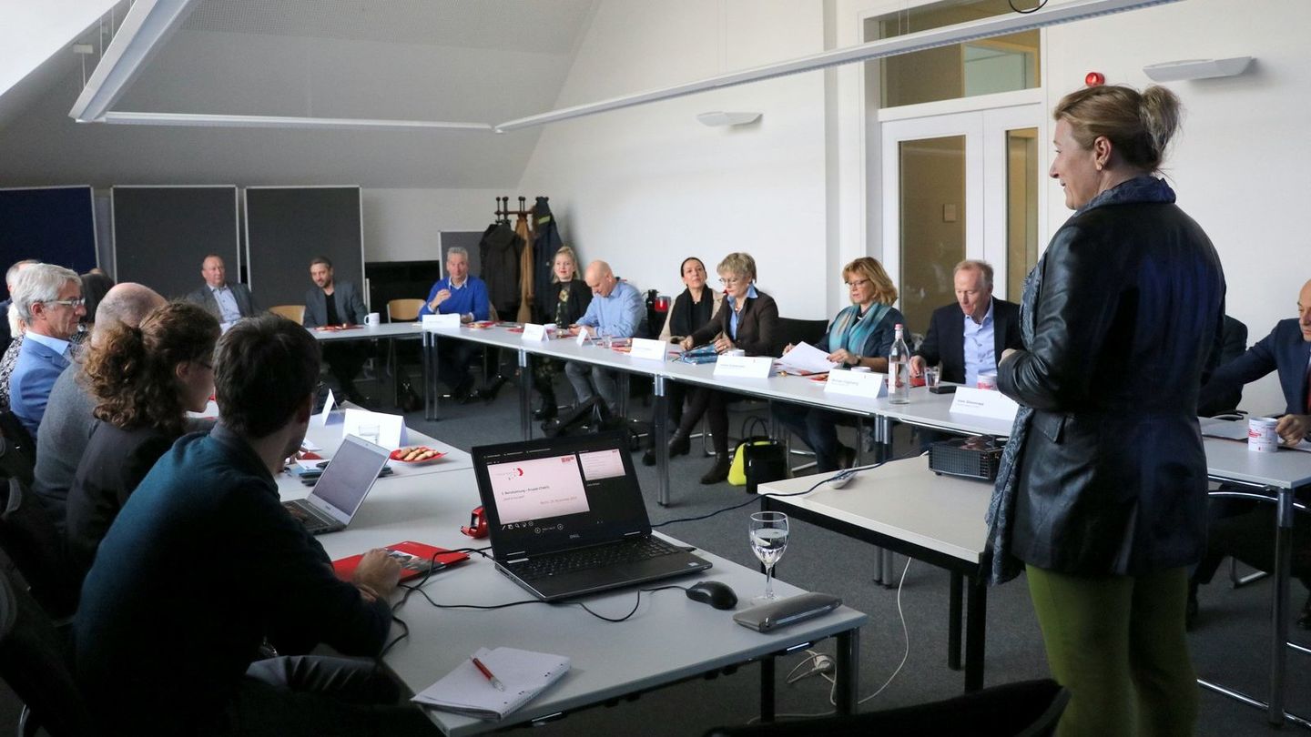Foto: Sylke Schumann HWR Berlin entwickelt in Wissenschafts-Praxis-Kooperation einen Online-Baukasten für erfolgreiche Unternehmensnachfolge in kritischen Jahren nach der Übergabe.