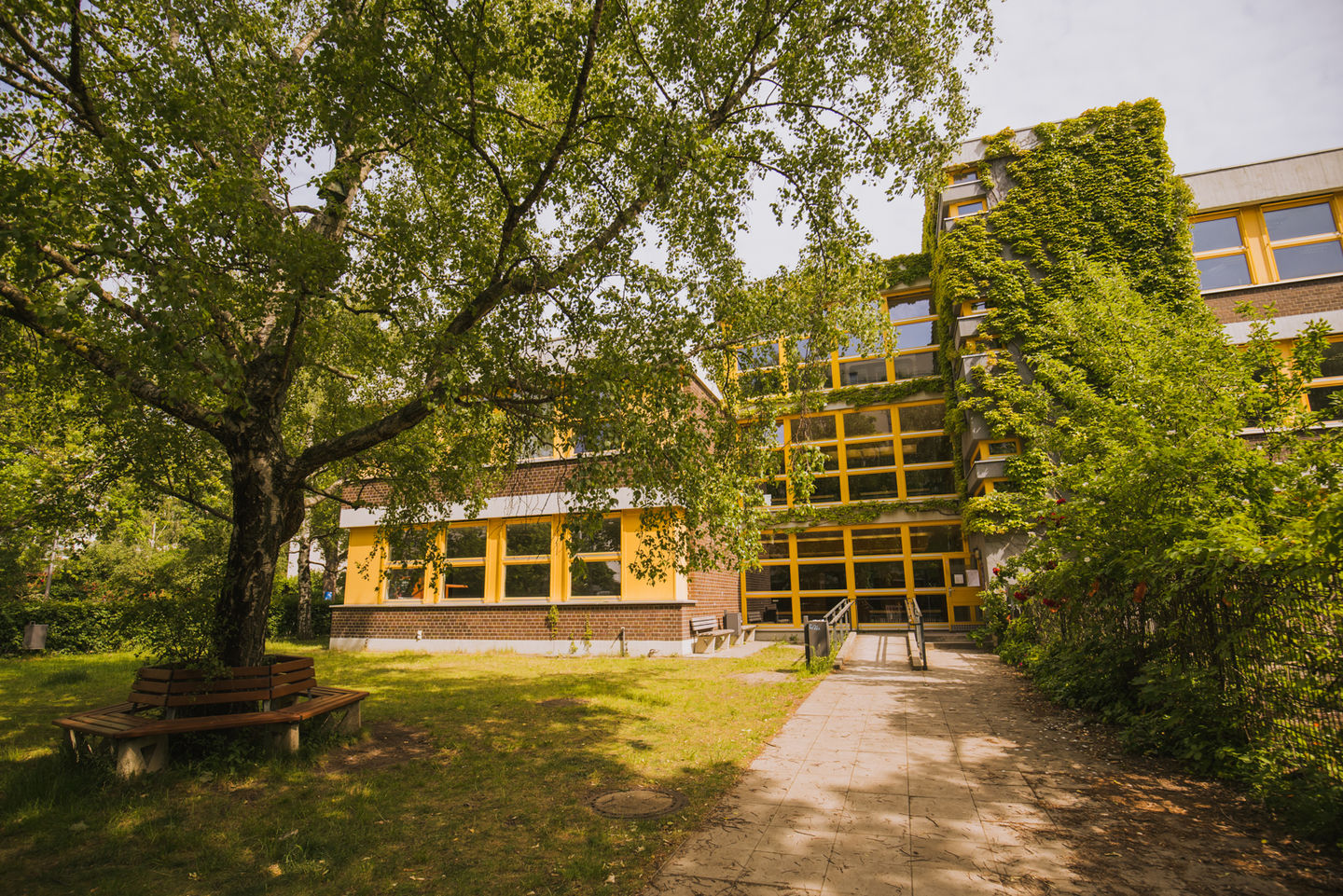 Studying at the Schöneberg Campus of the HWR Berlin: Barrier-free entrance to House C. Photo: Oana Popa-Costea