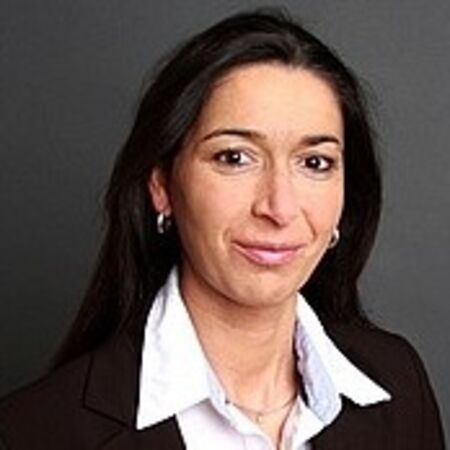 Dr. Sonja John Dr. Sonja John