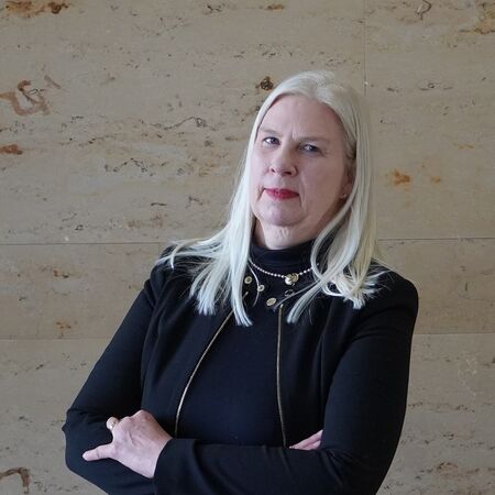 Prof. Dr. Sabine Baumann Prof. Dr. Sabine Baumann