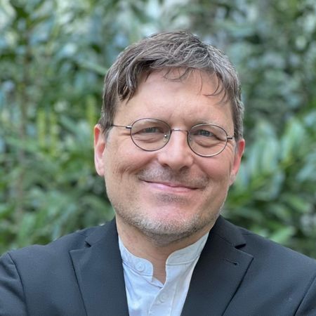Dr. Florian Flörsheimer Dr. Florian Flörsheimer