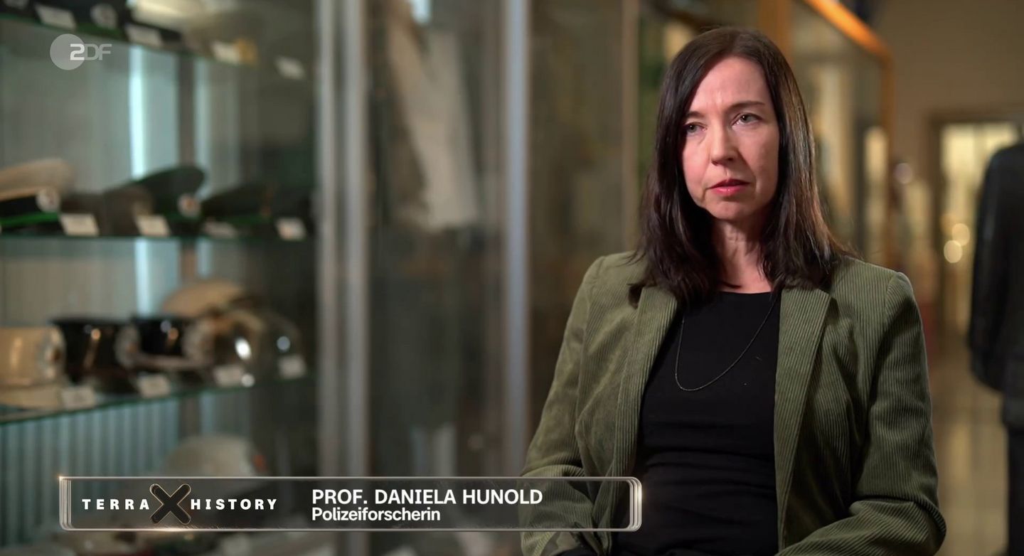 Daniela Hunold in "Polizei im Kreuzfeuer" (Foto: ZDF) Prof. Hunold