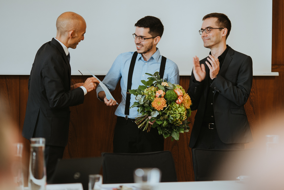 Hochschulpräsident Prof. Dr. Andreas Zaby übergibt den DAAD-Preis 2019 an Luis Diego Conejo Mora Hochschulpräsident Prof. Dr. Andreas Zaby übergibt den DAAD-Preis 2019 an Luis Diego Conejo Mora