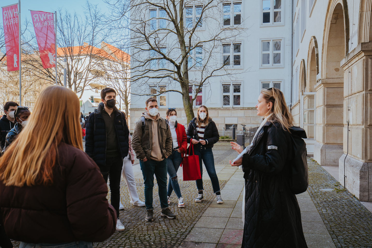 Campus tour of altogether 300 exchange students from 39 different nations at the HWR Berlin in March 2022. Photo: Oana Popa-Costea