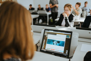 Studierende beim Klimaplanspiel "Keep cool" am 18. Oktober 2019 am Campus Lichtenberg der HWR Berlin