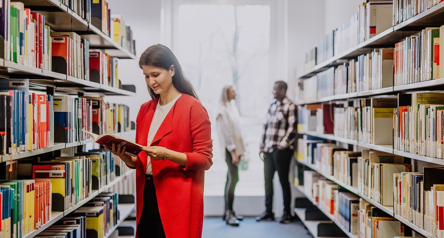 Bibliotheken der Hochschule für Wirtschaft und Recht Berlin. Foto: Lukas Schramm