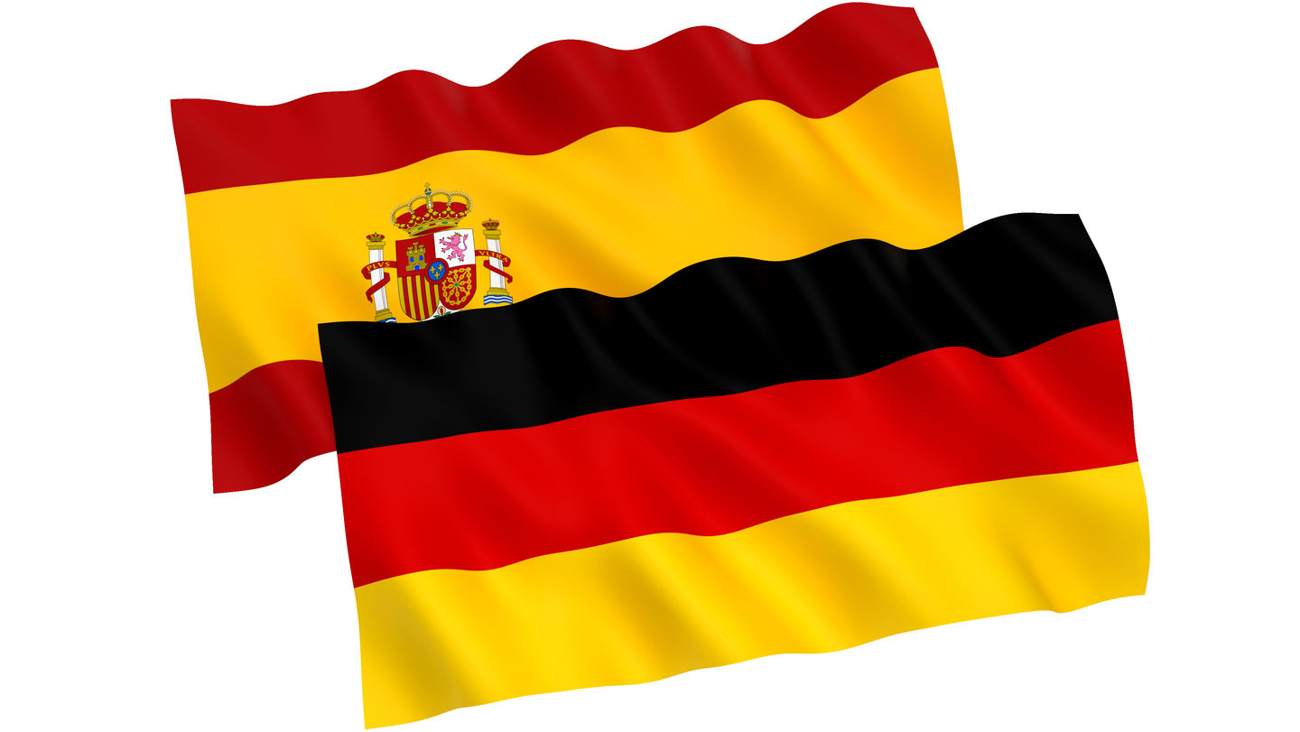 Doppelabschlussprogramm: Die deutsche und die spanische Flagge überlappen sich. Foto: © epic11/Getty Images/iStockphoto