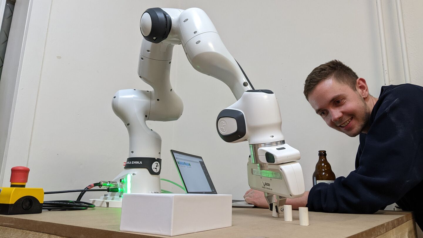 HWR Berlin: Das Forschungsprojekt KuRoBi4all will Robotik im öffentlichen Raum verankern. Foto Janne Höltermann