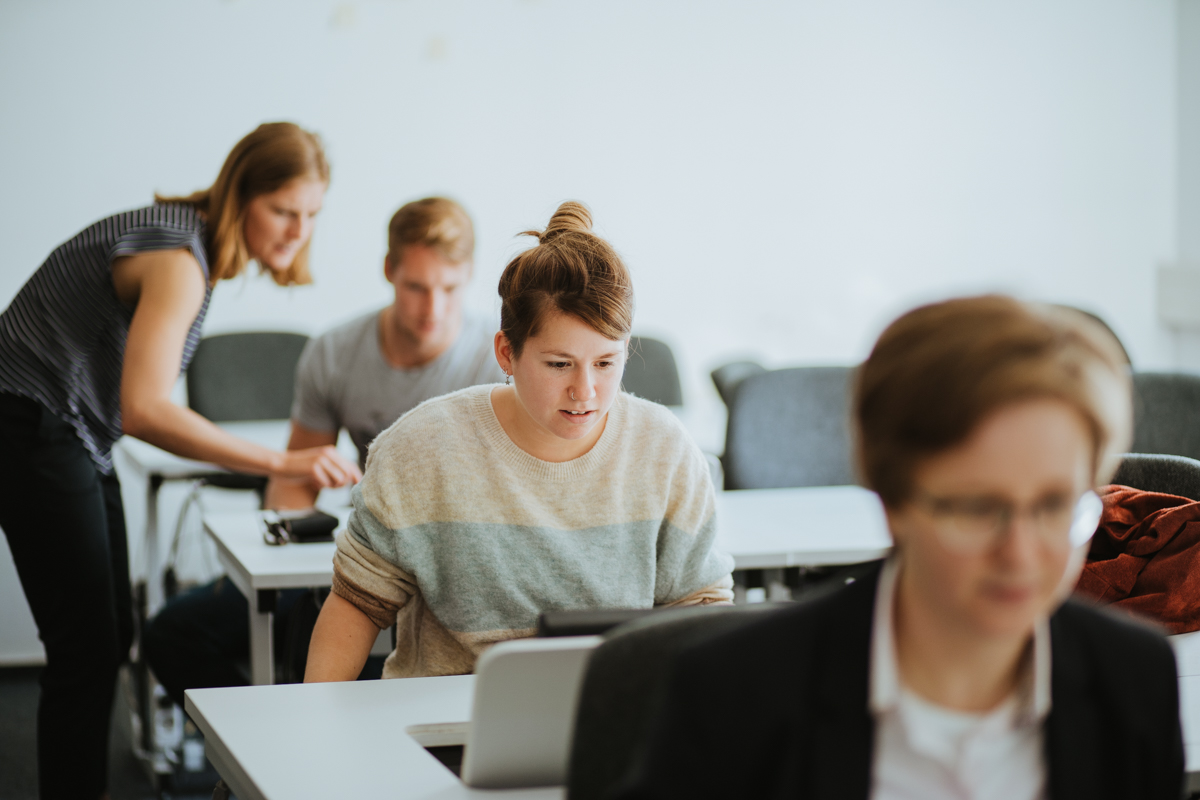 Studierende beim Klimaplanspiel "Keep cool" am 18. Oktober 2019 am Campus Lichtenberg der HWR Berlin