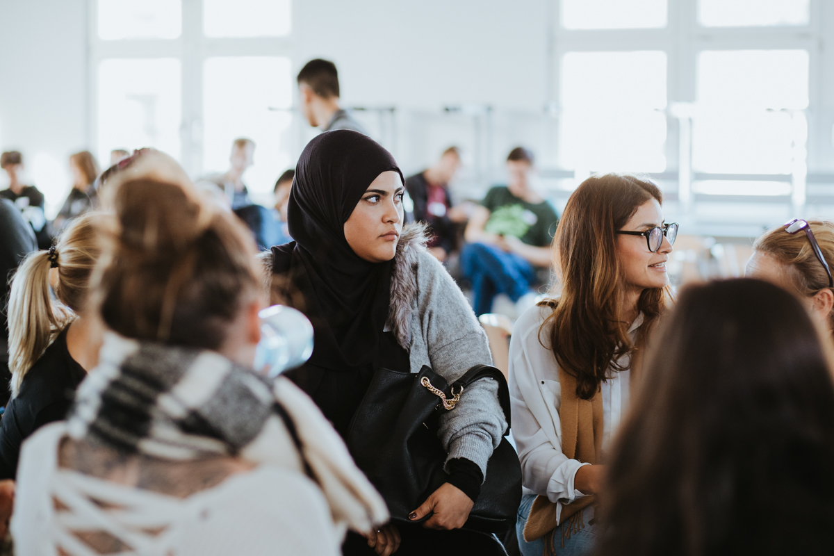 Zertifikat: Am 26. und 30. Oktober 20119 machten mehr als 100 Schülerinnen und Schüler an der HWR Berlin ihren Wirtschaftsführerschein.