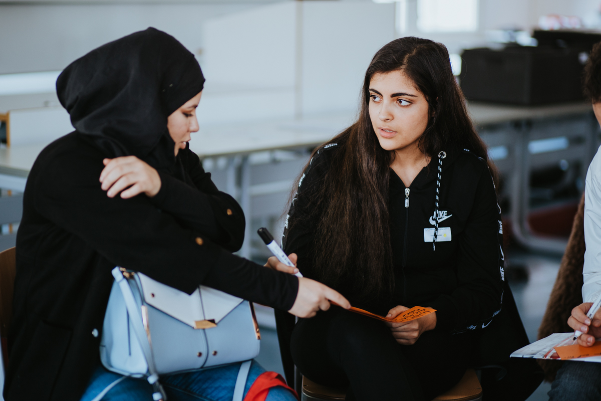 Zertifikat: Am 26. und 30. Oktober 20119 machten mehr als 100 Schülerinnen und Schüler an der HWR Berlin ihren Wirtschaftsführerschein.