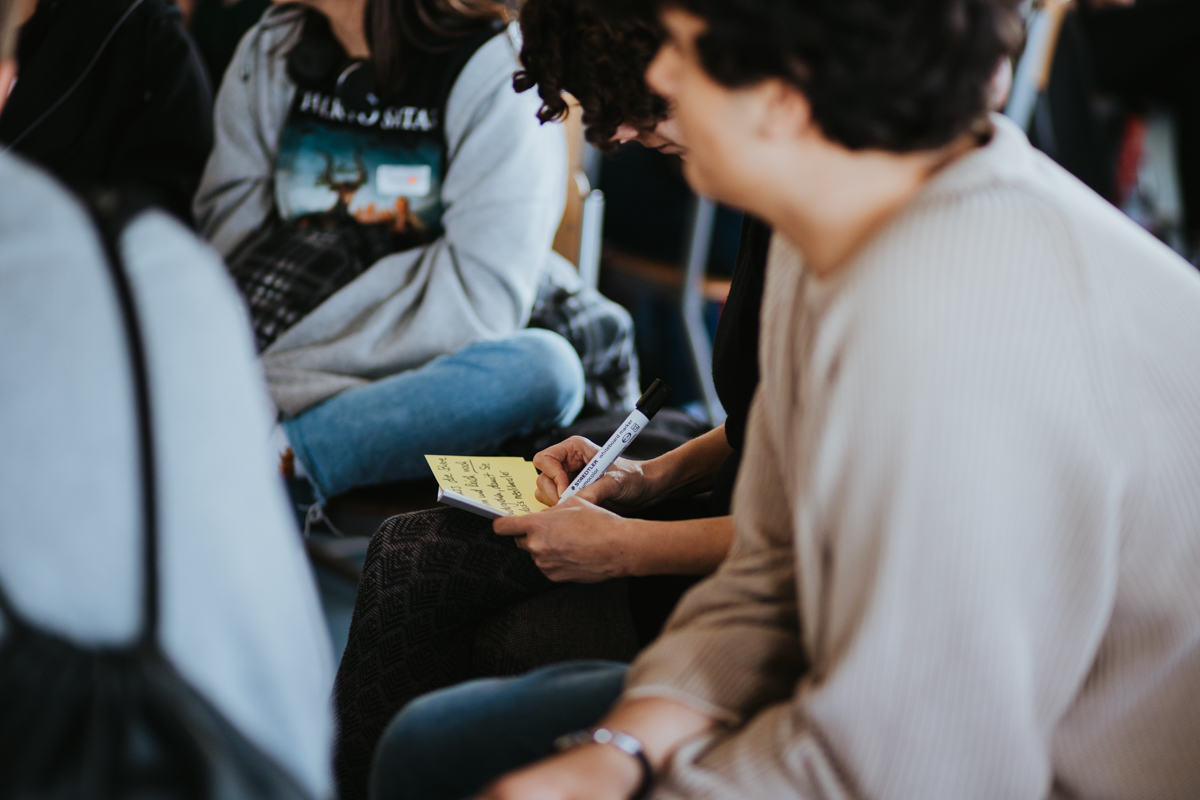 Zertifikat: Am 26. und 30. Oktober 20119 machten mehr als 100 Schülerinnen und Schüler an der HWR Berlin ihren Wirtschaftsführerschein.