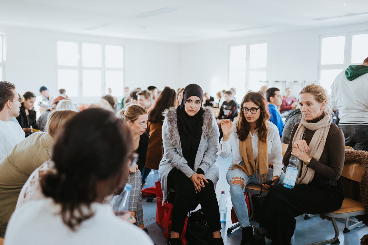 Zertifikat: Am 26. und 30. Oktober 20119 machten mehr als 100 Schülerinnen und Schüler an der HWR Berlin ihren Wirtschaftsführerschein.