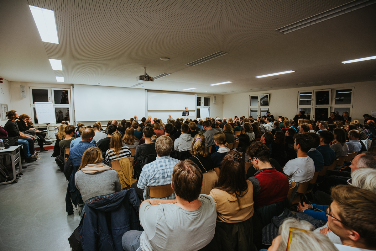 Demokratie und Nachhaltigkeit: 230 Interessierte diskutierten beim 19. Nachhaltigkeitsforum der HWR Berlin am 4. November. Gastredner war Robert Habeck, Bundesvorsitzender der Grünen.